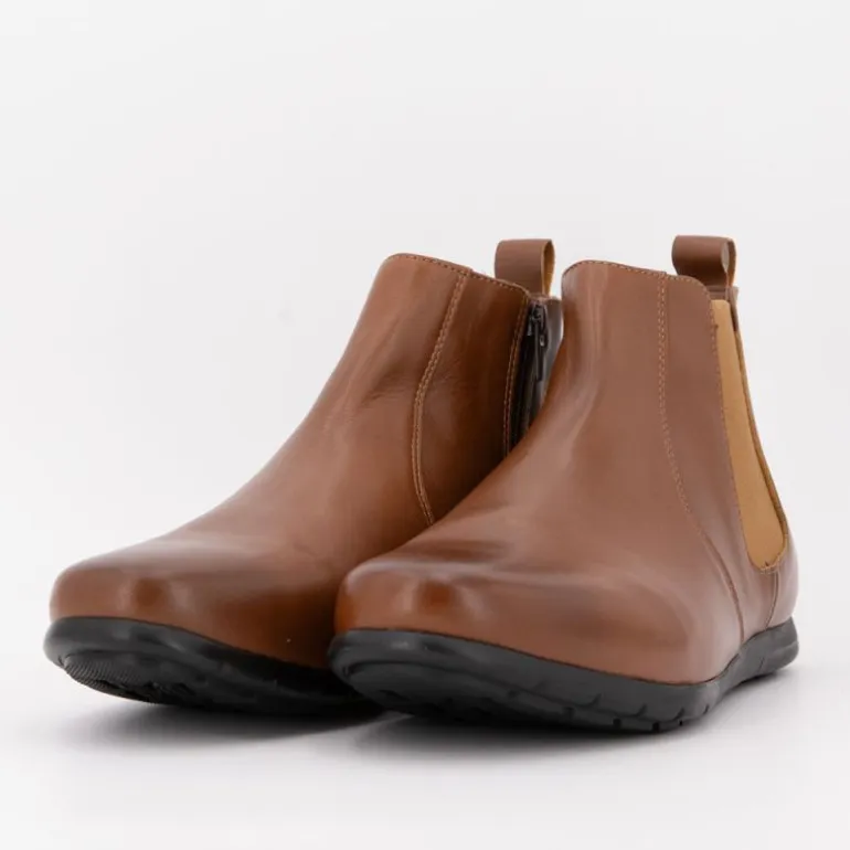 Bottines chelsea cuir cognac semelle noire Homme PIERRE CARDIN