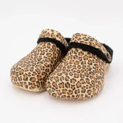 Sabots fourrés à motif léopard Femme KELARA